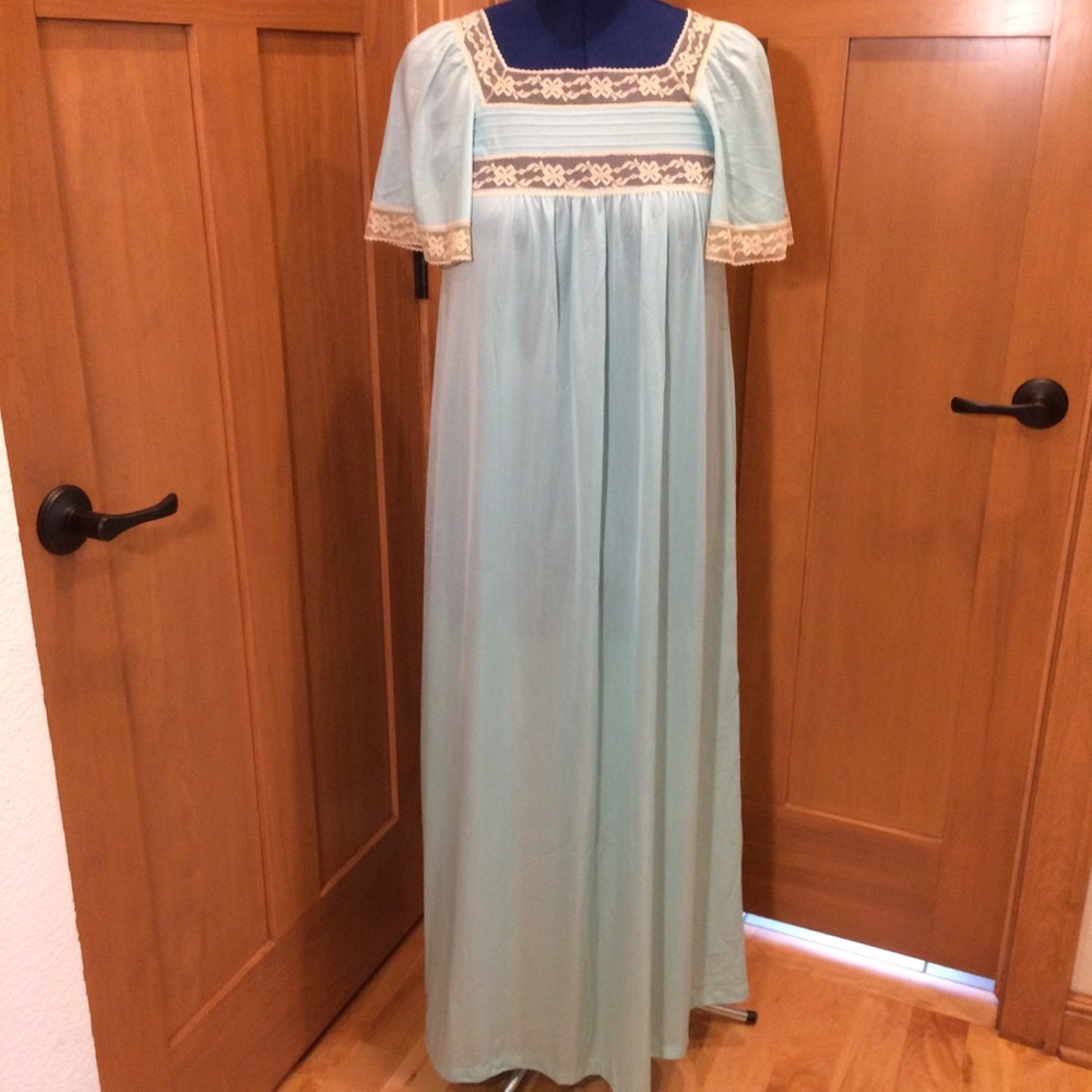 Vintage Aqua Blue Lace Trimmed Long Night Gown M